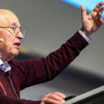 89χρονος συνταξιούχος μαθηματικός ισχυρίζεται ότι έλυσε την αναπόδεικτη εδώ και 160 χρόνια Υπόθεση Ρίμαν