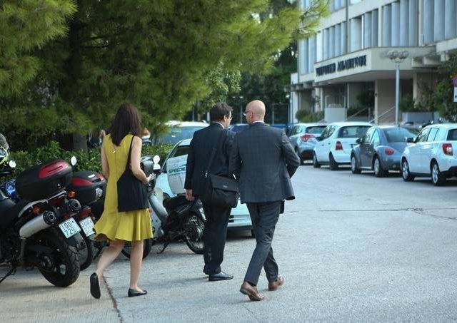 Για ακύρωση των μειώσεων στις συντάξεις μιλούν οι θεσμοί