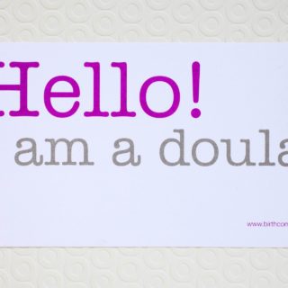 Τι είναι μια doula και γιατί θα τη θέλατε δίπλα σας;