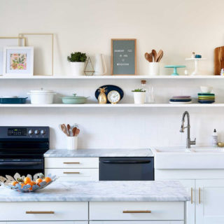 Πώς θα λερώνεις λιγότερο την κουζίνα όσο μαγειρεύεις;