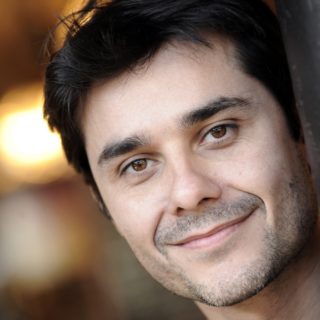 Ο Λοράν Μπινέ συνεχίζει να εξερευνά τι μπορεί να είναι το μυθιστόρημα στην εποχή μας