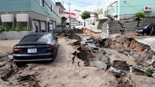 Ιαπωνία: Τουλάχιστον ένας νεκρός και δεκάδες αγνοούμενοι, από τον ισχυρό σεισμό στο Χοκάιντο