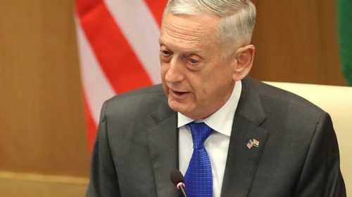 Στα Σκόπια ο υπουργός Άμυνας των ΗΠΑ για να στηρίξει το «ναι» στο επικείμενο δημοψήφισμα