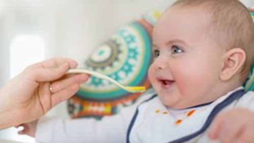 Οδηγίες από το υπ. Υγείας για τη διατροφή των παιδιών κατά το πρώτο έτος της ζωής τους