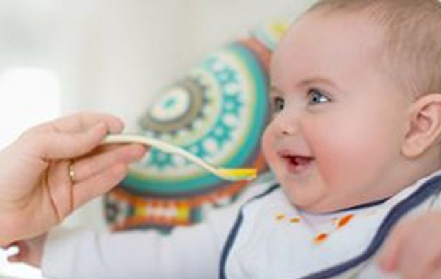 Οδηγίες από το υπ. Υγείας για τη διατροφή των παιδιών κατά το πρώτο έτος της ζωής τους