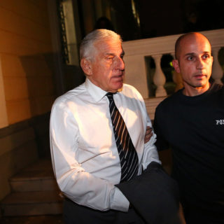 Εν αναμονή της απόφασης της Βουλής για τη δωροδοκία του Γ. Παπαντωνίου βρίσκονται οι ανακριτές της υπόθεσης