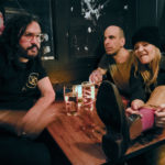 Οι 2 by bukowski στο six d.o.g.s. μαζί με εκλεκτή παρέα