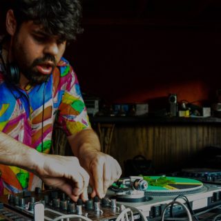 Zorz: 10 ερωτήσεις, 10 δίσκοι για απαντήσεις πριν το μεγάλο πάρτι του Habeat Records στο six d.o.g.s