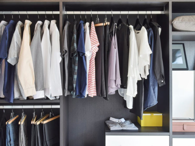 6 τρόποι να μυρίζουν τα ρούχα της ντουλάπας σου όμορφα