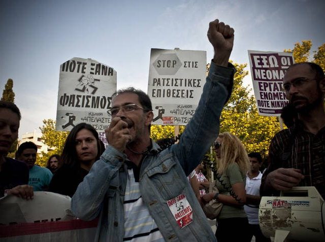 Αντιφασιστική συγκέντρωση στα Προπύλαια ανήμερα της απελευθέρωσης της Αθήνας από τους Nαζί