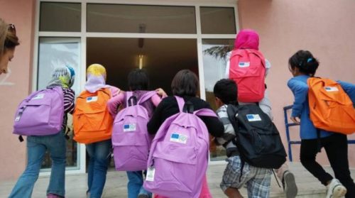 Αντιδράσεις φορέων και εκπαιδευτικών για το ξενοφοβικό εξώδικο γονέων της Χίου εναντίον της εκπαίδευσης προσφυγόπουλων στα σχολεία