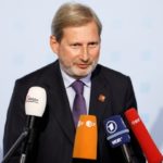 Να προχωρήσει γρήγορα στην συνταγματική αλλαγή, ζητά από τη Βουλή της ΠΓΔΜ ο Γ. Χαν