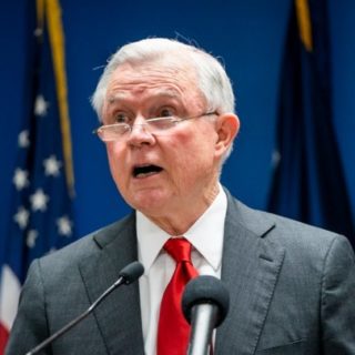 Τζεφ Σέσιονς: Ποιες είναι οι σημαντικότερες διεθνείς «απειλές» για τις ΗΠΑ