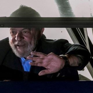 Βραζιλία: Ανοιχτή επιστολή του Λούλα από τη φυλακή ενόψει του β’ γύρου των προεδρικών εκλογών