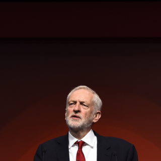 Βρετανία: Οι Εργατικοί δεσμεύονται να ρίξουν τον πρωθυπουργό Τζόνσον