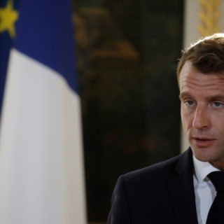 Μακρόν: «Η κατάσταση που ζούμε μοιάζει με τον Μεσοπόλεμο»