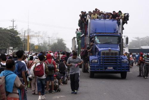 Στην πόλη του Μεξικού έφτασε το πρώτο καραβάνι μεταναστών από την Κεντρική Αμερική