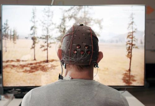 Η Samsung ετοιμάζει το πρώτο εγκεφαλικό τηλεκοντρόλ