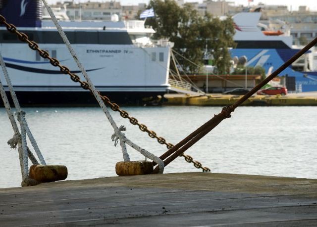 Δεμένα τα πλοία σε αρκετά λιμάνια της χώρας λόγω της κακοκαιρίας