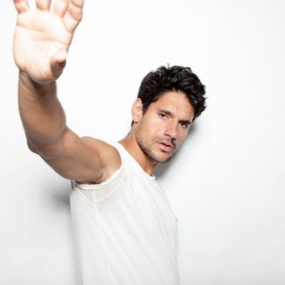 Ο Πάνος Βλάχος θέλει να χαθεί σε ένα τροπικό δάσος