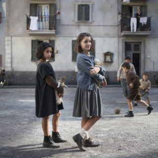 Μην ανησυχείτε, η «Υπέροχη Φίλη Μου» είναι μια σχεδόν απόλυτα πιστή μεταφορά του βιβλίου της Έλενα Φεράντε στη μικρή οθόνη