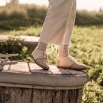 Η πιο γήινη και λευκή χειμωνιάτικη συλλογή της TOMS έχει και vegan υλικά