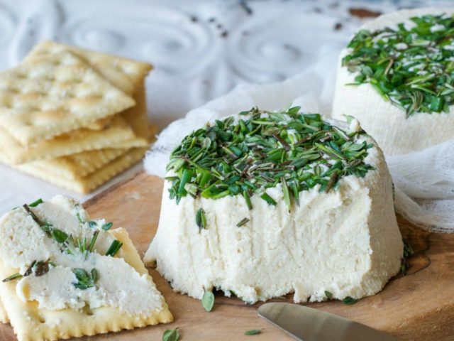 Τι ακριβώς είναι το vegan τυρί;