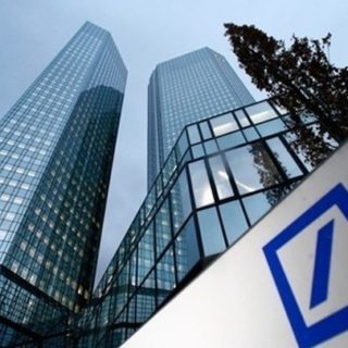 Έφοδος στην Deutsche Bank για «ξέπλυμα» μαύρου χρήματος