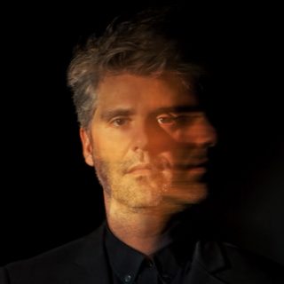 Αν θέλετε σκοτεινή εναλλακτική ποπ τότε… Dance With Invisible Partners