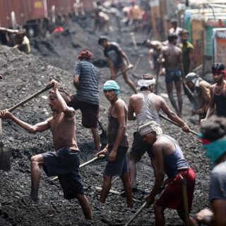 Ινδία: Τουλάχιστον 13 εργάτες παγιδεύτηκαν σε παράνομο ανθρακωρυχείο
