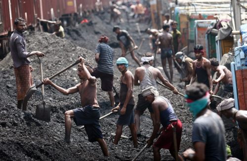 Ινδία: Τουλάχιστον 13 εργάτες παγιδεύτηκαν σε παράνομο ανθρακωρυχείο