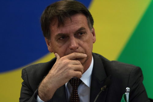 Κορονοϊός: Στη Βραζιλία ο πρόεδρος της συνεχίζεται να φέρεται ανεύθυνα