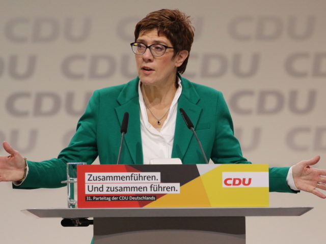Εσωκομματικές αντιδράσεις την επαύριο της εκλογής Κάρενμπαοερ στην προεδρία του CDU