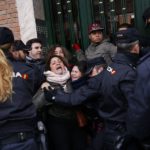 Έξωση τα ξημερώματα διέταξε ισπανικό δικαστήριο για να αποφευχθεί η εκ νέου ματαίωσή από τους γείτονες