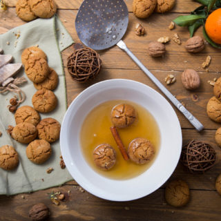 Μελομακάρονα για όλα τα γούστα: 5 αγαπημένες μας συνταγές