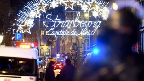 Τρεις νεκροί και 12 τραυματίες από επίθεση ενόπλου στη χριστουγεννιάτικη αγορά του Στρασβούργου