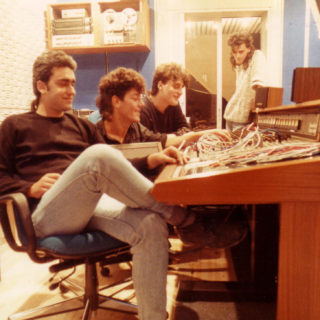 Λευκή Συμφωνία: Όταν έγραψαν τους Μυστικούς Κήπους και τα Χρώματα…