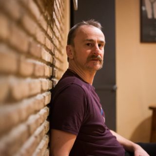 Παντελής Δεντάκης: «Είμαι από τους τυχερούς, ζω δουλεύοντας στο θέατρο»