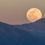 Η πρώτη πανσέληνος του έτους συνδυάστηκε με ολική έκλειψη Σελήνης