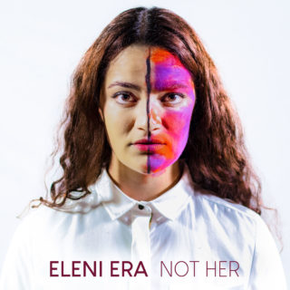 Στο νέο της βίντεο κλιπ η Eleni Era δηλώνει πως είναι “Not Her”