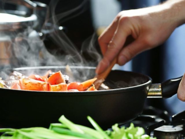 Πώς μαγειρεύουμε χωρίς λάδι