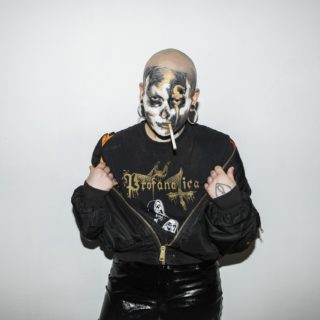 Ο Όλιβερ Ντόχερτι χρησιμοποιεί το ίντερνετ για memes, porn και αυτοπροβολή