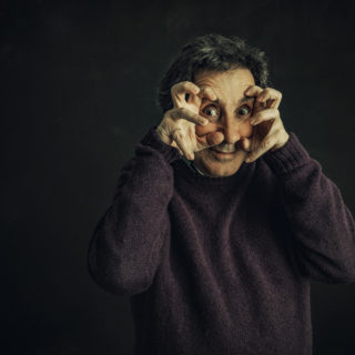 Άγγελος Παπαδημητρίου: «Το Facebook είναι σαν σεξ από το τηλέφωνο. Δεν έχεις τα υγρά, τις βρομιές και τα διάφορα.»