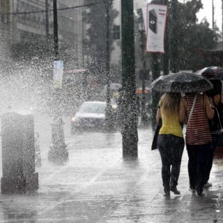 Έρχεται ο «Φοίβος»: Νέα κακοκαιρία με βροχές και καταιγίδες θα σαρώσει τη χώρα