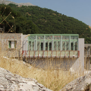 Στην ορεινή Ηλεία θα συναντήσετε το πιο μοντέρνο δημαρχείο της Ελλάδας