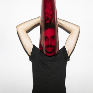 Ο Άρης Μπαλής αγαπά τον Λόφο του Στρέφη γιατί εκεί ακούγονται κελαηδίσματα πουλιών