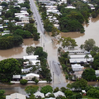Οι πλημμύρες έφεραν κροκόδειλους στους δρόμους της Αυστραλίας