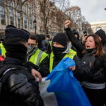 Κίτρινα γιλέκα: Φωτορεπόρτερ καταγγέλλουν σκόπιμη επίθεση της αστυνομίας