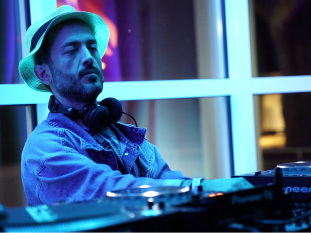 O Τούρκος DJ Barış Κ αναλαμβάνει τα decks στο Ρομάντσο