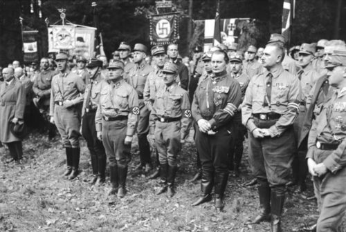 Συνεργάτες των Ναζί λαμβάνουν κρυφές πληρωμές από τη Γερμανία